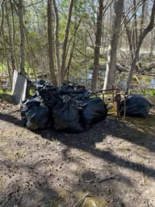 Garbage clean up Lynn Valley Trail